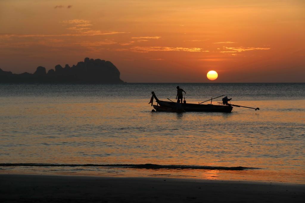 Sukorn Andaman Beach Resort Ko Sukon Εξωτερικό φωτογραφία